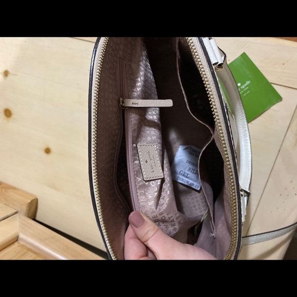 Kate Spade Purse - Picture 4 of 4